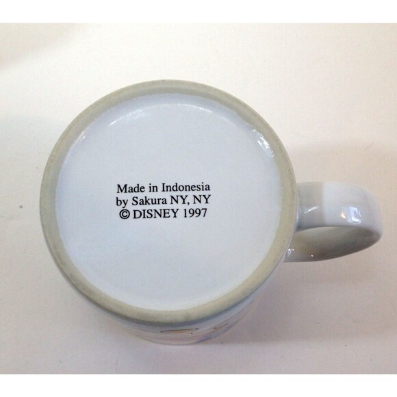 Vintage Disney Winnie The Pooh Mug with Pooh  1997 Sakura - Picture 7 of 9